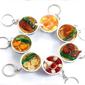 Mô Phỏng Thực Phẩm Mặt Dây Chuyền Nhựa PVC Trứng Mì Keychain Lớn Màu Xanh Và Trắng Sứ Bát Mì Nhựa Cho DIY - Product Image 3