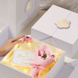 Confezione Regalo Cosmetica Personalizzata di Alta Gamma <span class=keywords><strong>per</strong></span> Compleanno e <span class=keywords><strong>San</strong></span> <span class=keywords><strong>Valentino</strong></span>, Laminazione Lucida con Stampa in Lamina d'Oro, Set Regalo <span class=keywords><strong>per</strong></span> <span class=keywords><strong>Lei</strong></span> - Product Image 1
