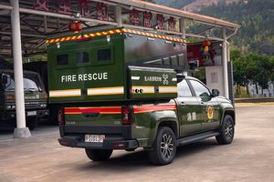 <span class=keywords><strong>Camion</strong></span> de <span class=keywords><strong>pompier</strong></span> diesel 4X2 avec réservoir d'eau 10T et pompe haute pression pour la lutte contre les incendies de forêt - Product Image 4