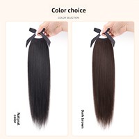 Une perruque authentique en cheveux humains, qui peut être coiffée en queue de cheval haute ou basse.