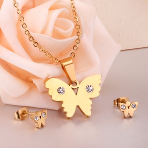 Parure de bijoux tendance en acier inoxydable, plaqué or, avec pendentif papillon en cristal et strass, collier et boucles d'oreilles, prix de gros - Product Image 6