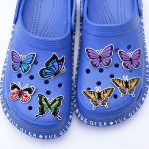 Großhandel PVC Schmetterling Schuh-Charms Modische Tier-Schuh-Pins für Clogs Sandalen Dekorationen - Product Image 5