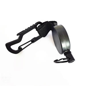 Lanière porte-clés multifonction en acier inoxydable pour l'extérieur, avec ouvre-bouteille et pince requin, pour clés et carte d'identité, noire - Product Image 3