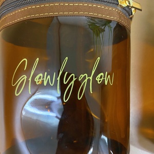 18*12.5cm Sac cosmétique en PVC étanche avec poignée Sac de maquillage en forme de seau marron Logo doré Cylindre Sac à poignée avec fermeture éclair - Product Image 4