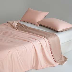 Edredón cálido <span class=keywords><strong>para</strong></span> <span class=keywords><strong>cama</strong></span> de hotel, tela de poliéster, relleno de microfibra, Invierno - Product Image 1