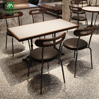 Ensemble table et chaises de style industriel rétro américain pour café, bar, bistrot, restaurant, hôtel, personnalisable, durable, écologique, commercial