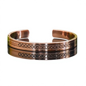 Pulsera Tradicional Ayurvédica de Cobre Sólido con Diseño de Diamantes en Relieve, Joyería Metálica de Moda con Diseño Exquisito - Product Image 1