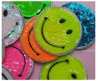 Patch d'expression emoj couleur néon petite taille sourire visage fer personnalisé sur sequin dessin animé enfants patchs de broderie pour T-shirts