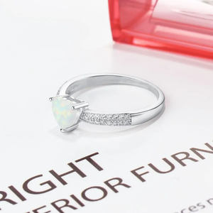 Bijoux américains Vente à chaud Bijoux <span class=keywords><strong>en</strong></span> forme de coeur Bague <span class=keywords><strong>en</strong></span> opale blanche Bagues <span class=keywords><strong>en</strong></span> <span class=keywords><strong>argent</strong></span> sterling 925 plaqué rhodium pour femmes - Product Image 4