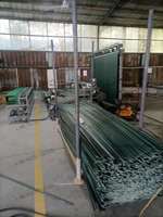 Machine à tisser les tapis en jonc et les bandeaux pour rideaux en aiguilles de pin