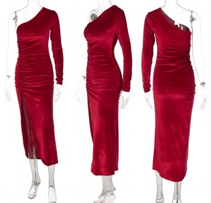 Abito Elegante da Donna Monospalla a Maniche Lunghe, Vestito Midi in Velluto con Arricciature e Spacco, Aderente Sexy per Feste, Club, Serate, Inverno e Autunno - Product Image 2