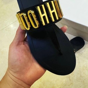 Soldes d'été 2026 : Sandales plates tendance MOschi – Claquettes et tongs pour femmes, sans marque de créateur célèbre - Product Image 1