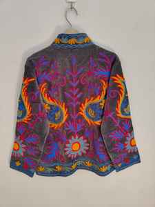 Chaqueta Suzani de Terciopelo Bordada a Mano para Mujer, Chaqueta Bohemia de Terciopelo Única, Prenda Exterior Elegante de Invierno, Moderna y a la Moda - Product Image 5