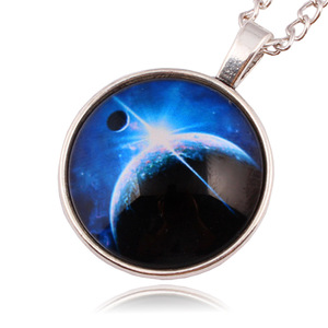 <span class=keywords><strong>Collier</strong></span> pendentif en verre holographique <span class=keywords><strong>pas</strong></span> <span class=keywords><strong>cher</strong></span> en vente chaude, <span class=keywords><strong>collier</strong></span> pendentif initial Aurora Polaris pour pull - Product Image 6