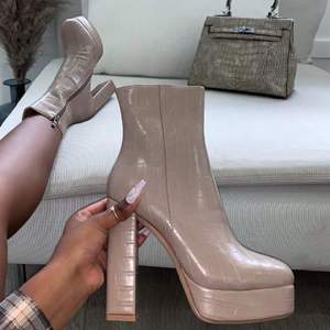 JB010 — bottes à talons compensés, chaussures à plateforme, imprimé faux crocodile, pour femmes - Product Image 1