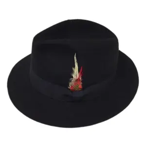 หมวกขนสัตว์ทรงฟีดอร่าสำหรับผู้ชาย, ใหม่2023หมวกสุภาพบุรุษผ้าสักหลาดหมวกนักเลงหรูหราพร้อมขนนก