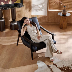 Sillón Individual Minimalista Italiano de Cuero Genuino con Estructura de Madera de Fresno, Diseño Reclinable para Sala de Estar - Product Image 5