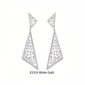 Orecchini di lusso con diamanti in oro bianco E2374 Gioielli da donna con diamanti naturali taglio triangolare Gioielleria raffinata - Product Image 1