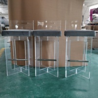 Tabouret de bar moderne de luxe en acrylique et velours avec dossier rembourré, repose-pieds en acier inoxydable, chaise de comptoir pour cuisine et bar