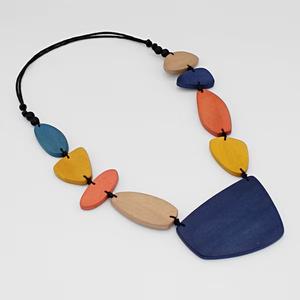 Collares de Madera Hechos a Mano en Diversas Formas |   Piezas de Estilo Antiguo Multicolores |   Colección de Joyería Disponible en Stock - Product Image 2