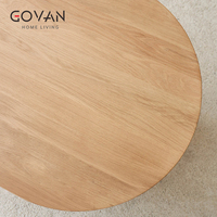 Table basse en bois massif de style nordique, idéale pour les zones d'accueil à domicile et les hôtels