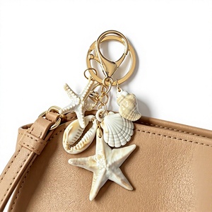Llavero de Concha Marina Hecho a Mano al por Mayor, Souvenir de Concha Natural, Regalo con Temática Oceánica, Fabricante Personalizado en Vietnam - Product Image 1