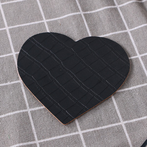 Sous-verre en cuir PU en forme de cœur, motif crocodile, durable et isolant, pour café et restaurant - Product Image 2