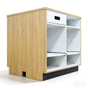 Organizador de Exhibición de Madera Barnizada Independiente para Tiendas de Ropa - Resistente al Agua, Fácil de Montar, Estantes Personalizables - Product Image 2