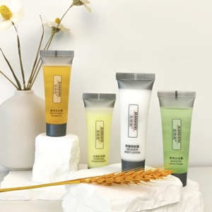 Gel Douche Hôtelier Romantique Paris Ranbay 20ml – Kit Sûr et Confortable - Product Image 2