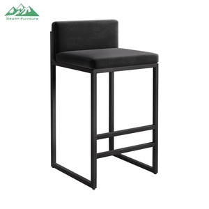 Tabouret de <span class=keywords><strong>bar</strong></span> commercial Wayon avec cadre en métal doré moderne, siège et dossier rembourrés noirs pour restaurant et salon - Product Image 4