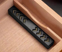 Humidor à cigares vintage de luxe en bois de cèdre grande capacité avec serrure à code, fenêtre en verre et jauge de mesure pour utilisation sur bureau
