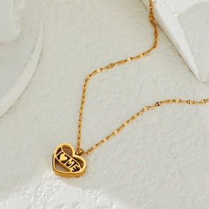 Collar con Colgante de Corazón Elegante Personalizado de Acero Inoxidable Chapado en Oro de 18K Antideslustre al por Mayor para Mujer - Product Image 2