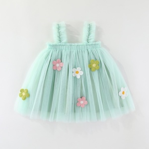 Robe d'été en tulle pour bébé fille, broderie florale, col rond, sans manches, bretelles fines, superposition florale, design élégant – Grande Vente - Product Image 1