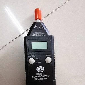เทรค 520 เครื่องวัดโวลต์ไฟฟ้าสถิต 0-1000 V จอแสดงผล LCD แบบพกพา การวัดแรงดันไฟฟ้าแบบไม่สัมผัส - Product Image 3