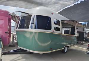 Camion de restauration d'<span class=keywords><strong>occasion</strong></span> professionnellement remis à neuf avec inspection mécanique récente, extérieur repuissé et garantie pour un démarrage sécurisé - Product Image 4