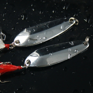 Señuelo de Pesca Tipo Cuchara de 15g, Metálico con Plumas, para Pesca de Lubina en Agua Dulce - Product Image 4