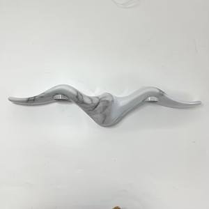 Lámpara de pared estilo nórdico con forma de gaviota en blanco y negro, adecuada para jardines, pasillos, salas. - Product Image 1