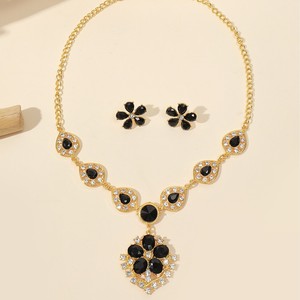 Parure de bijoux pour femme, collier et boucles d'oreilles pendantes florales plaquées or, 2 pièces, avec cristaux étincelants couleur <span class=keywords><strong>champagne</strong></span> - Product Image 5