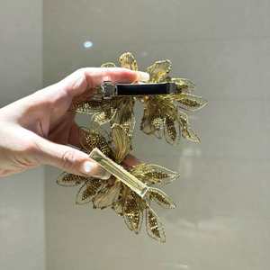 Vente chaude, série Ailes d'ange, pince à cheveux latérale en satin, pince à ressort, perles, design minimaliste moderne, design de niche, tempérament avancé, quotidien - Product Image 3