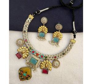 Ensemble de collier élégant et tendance pour femme, en acier inoxydable léger, fait main, motif paon rouge, style Hasli. - Product Image 2