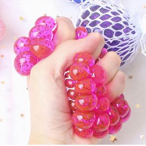 Balle anti-stress en PVC souple en forme de raisin, jouet sensoriel à presser pour enfants et adultes par TOYSRUNNER - Product Image 4