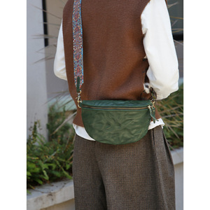 Vegetable <b>Tanned</b> Leather Saddle Bag <b>Brown</b> Bohemian Style Chest Bag Single Strap Zipper Closure All Seasons Women's Crossbody Bag - Product Image 3