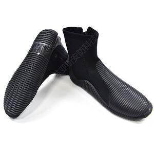 Botas de Rescate Acuático Yasian Negras Antideslizantes con Cremallera Lateral Unisex para Snorkel, Bomberos y Rescate - Product Image 1