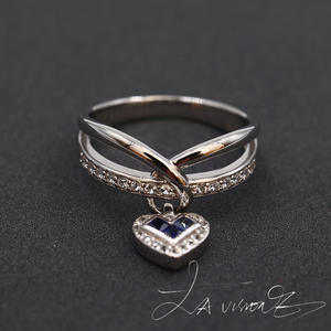 Anillo de Aniversario Vintage para Mujer con Incrustaciones de Cristal y Piedras Preciosas de la Serie Counterattack - Product Image 2