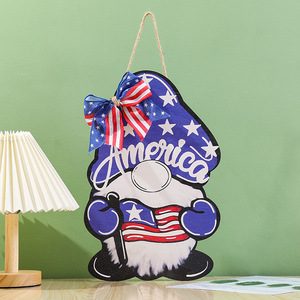 Decorazione da appendere alla porta per il 4 luglio, gnomi patriottici con bandiera americana e fiocco per la festa dell'Indipendenza - Product Image 2