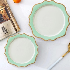 Nouvel Arrivage en Gros : Service de Vaisselle en Porcelaine Fine avec Bord Doré, Assiettes de Dîner Motif Tournesol pour Mariages et Fêtes - Product Image 2