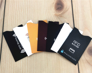 Cubierta Magnética Antiestática Simple para Tarjetas, Protector Metálico Portátil con Serigrafía, Regalo Promocional para Identificación Bancaria y de Negocios - Product Image 3