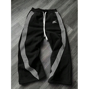 2025 autunno inverno nuovi <span class=keywords><strong>pantaloni</strong></span> Casual da <span class=keywords><strong>uomo</strong></span> larghi e dritti <span class=keywords><strong>pantaloni</strong></span> sportivi di alta moda con chiusura in <span class=keywords><strong>vita</strong></span> con <span class=keywords><strong>elastico</strong></span> - Product Image 2
