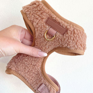 Conjunto de collar y correa para perro con forro polar de lujo OEM de fabricante 2024, conjunto de arnés para perro de lana de peluche cálido para invierno - Product Image 1