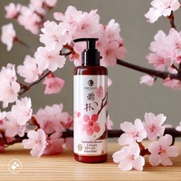 Çin yapımcısı özel Logo japon kiraz çiçeği Petal koku nemlendirici parfüm süt Mist vücut yıkama duş jeli C vitamini